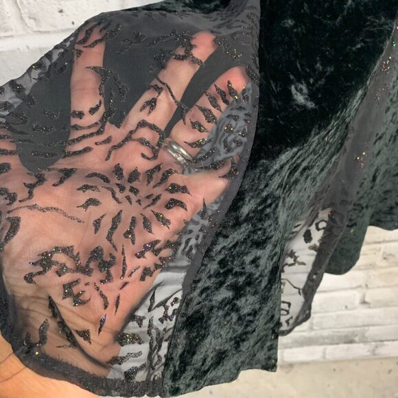 Vintage Black Crushed Velvet Fit and Flare Midi Witchy Dress - Picture 4 of 14